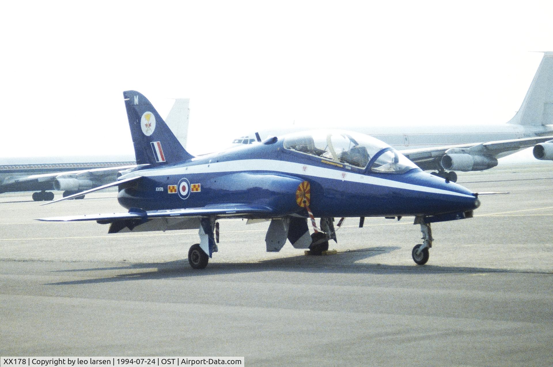 XX178, 1977 Hawker Siddeley Hawk T.1W C/N 025/312025, Ostende Air Show 24.7.1994