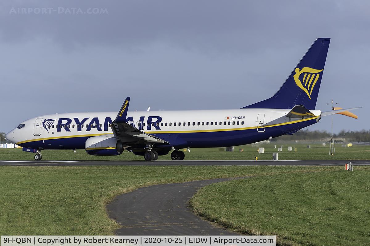 9H-QBN, 2015 Boeing 737-8AS C/N 44710, Rolling down r/w 28