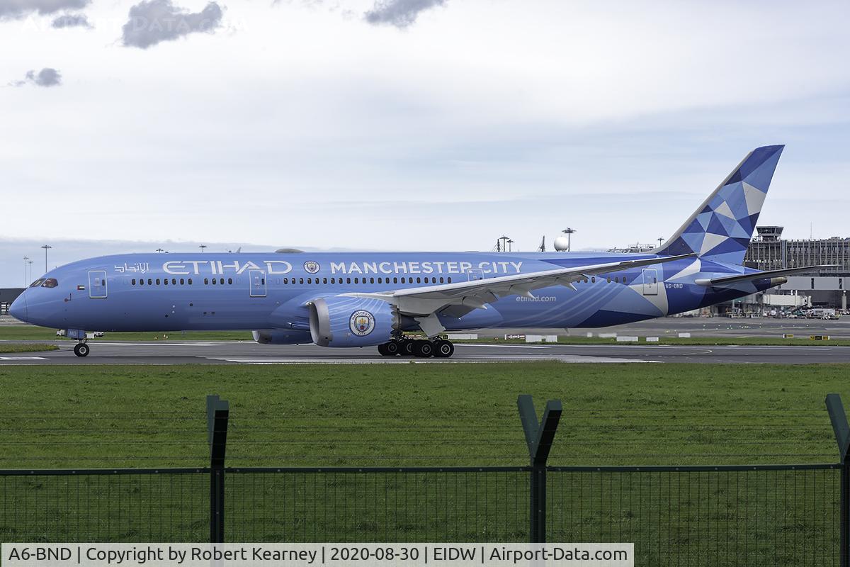 A6-BND, 2019 Boeing 787-9 Dreamliner C/N 42373, Lining up r/w 28