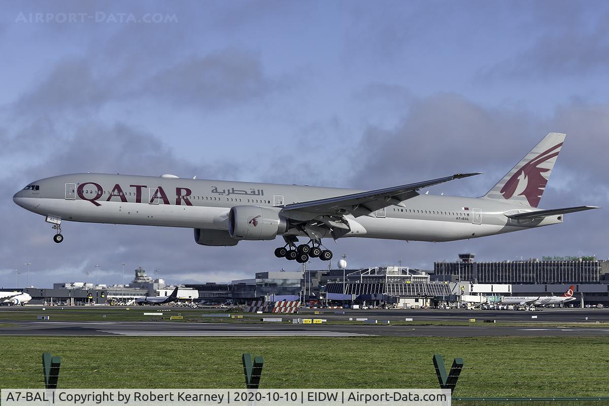 A7-BAL, 2010 Boeing 777-3DZ/ER C/N 38244, Short final r/w 28
