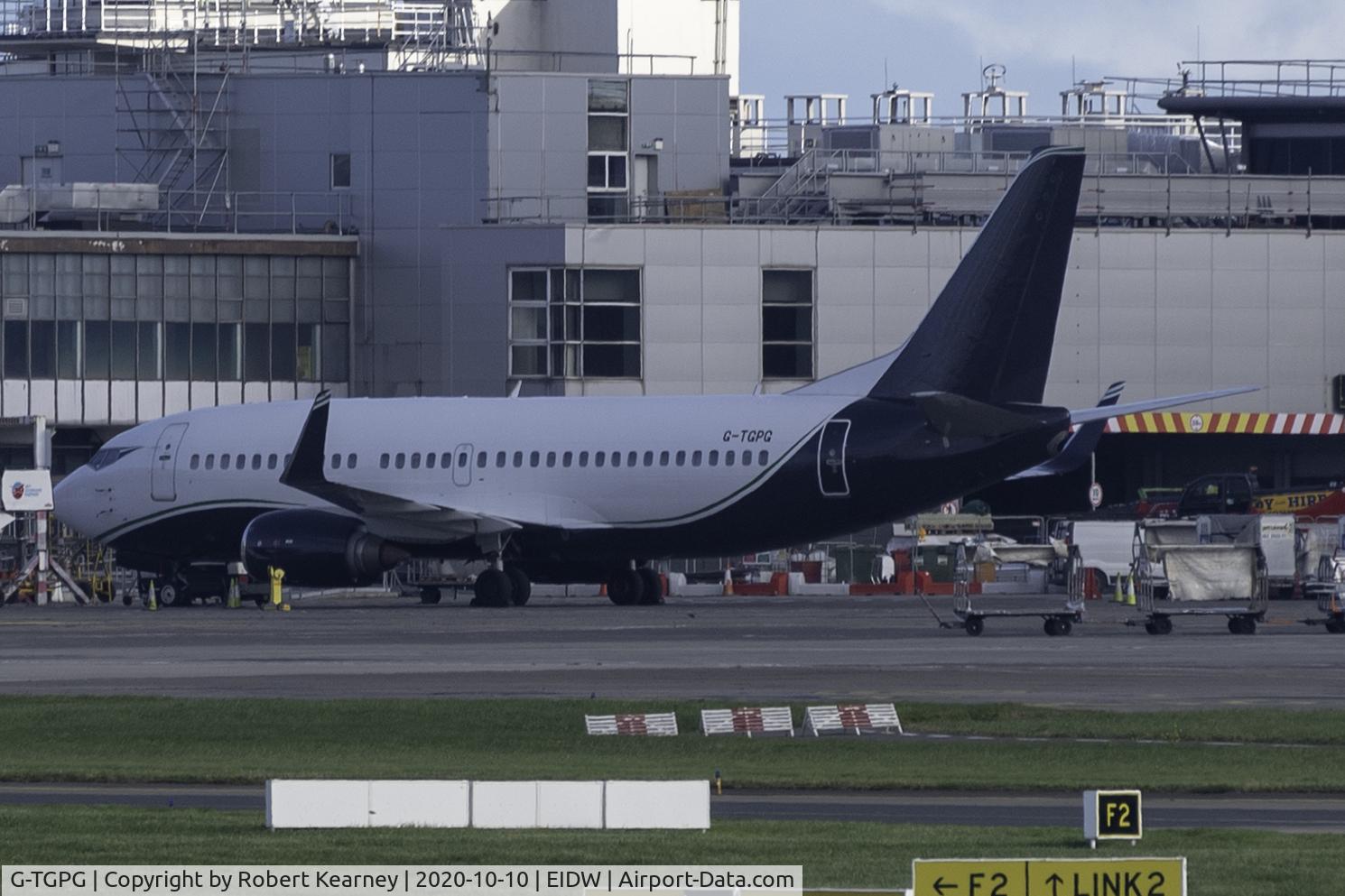 G-TGPG, 1989 Boeing 737-3Y0 C/N 24464, Parked up waiting for departure