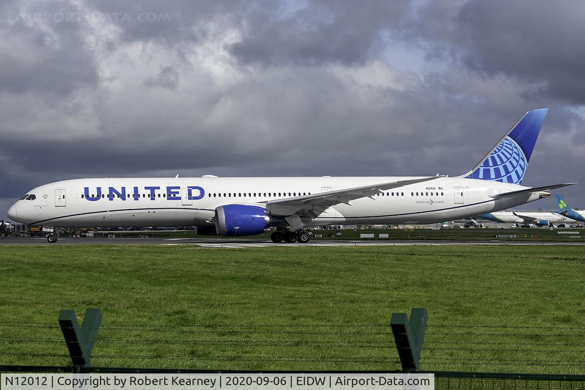 N12012, 2020 Boeing 787-10 Dreamliner Dreamliner C/N 60145, Lining up r/w 28