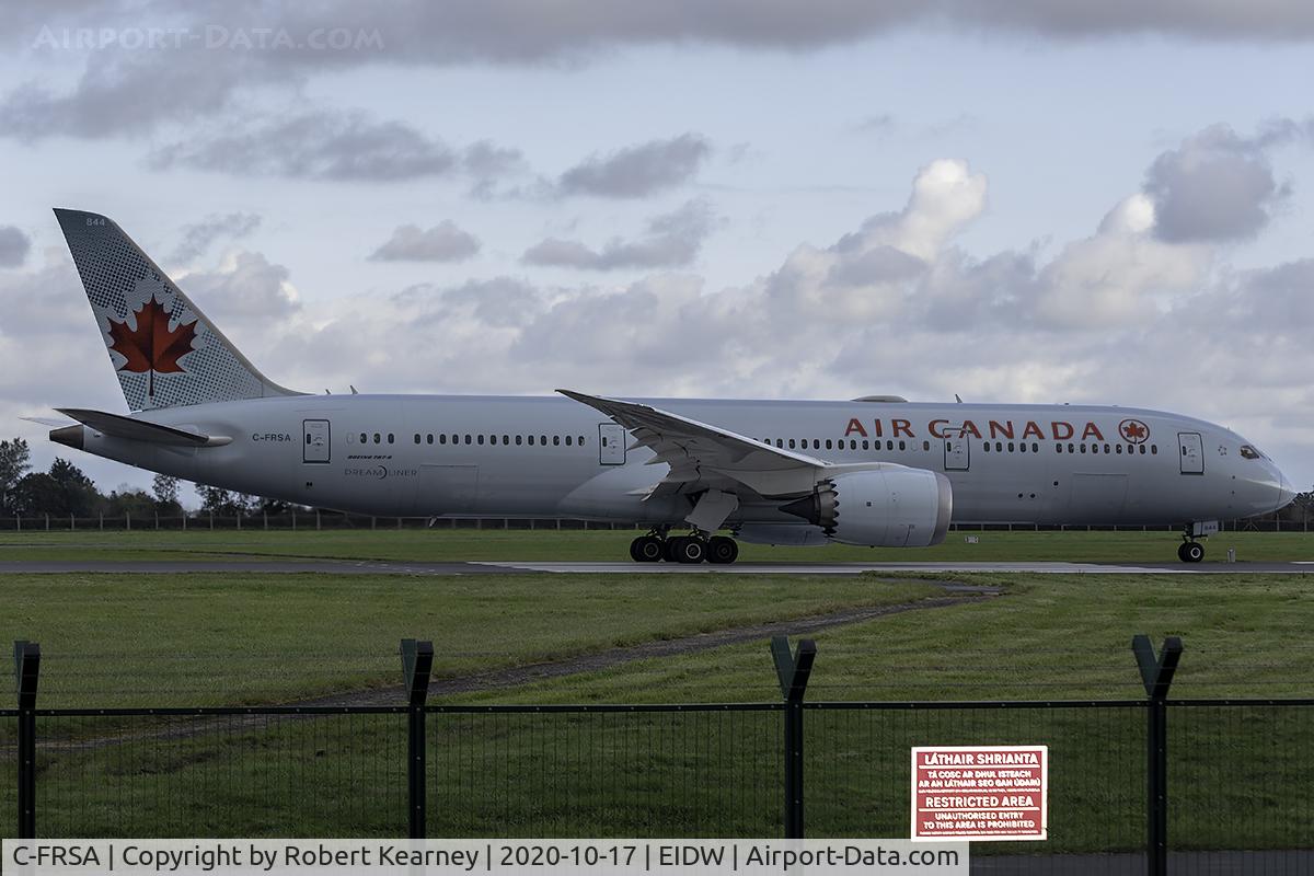C-FRSA, 2017 Boeing 787-9 Dreamliner C/N 37175, Lining up r/w 10