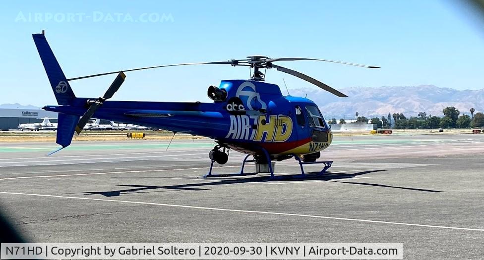 N71HD, 2004 Eurocopter AS-350B-2 Ecureuil Ecureuil C/N 3849, Chopper on the ground at Van Nuys Airport