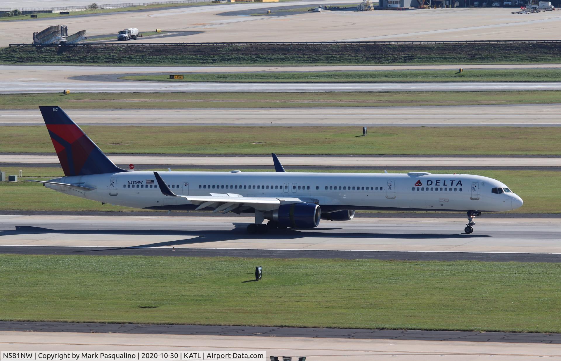 N581NW, 2002 Boeing 757-351 C/N 32982, Boeing 757-351