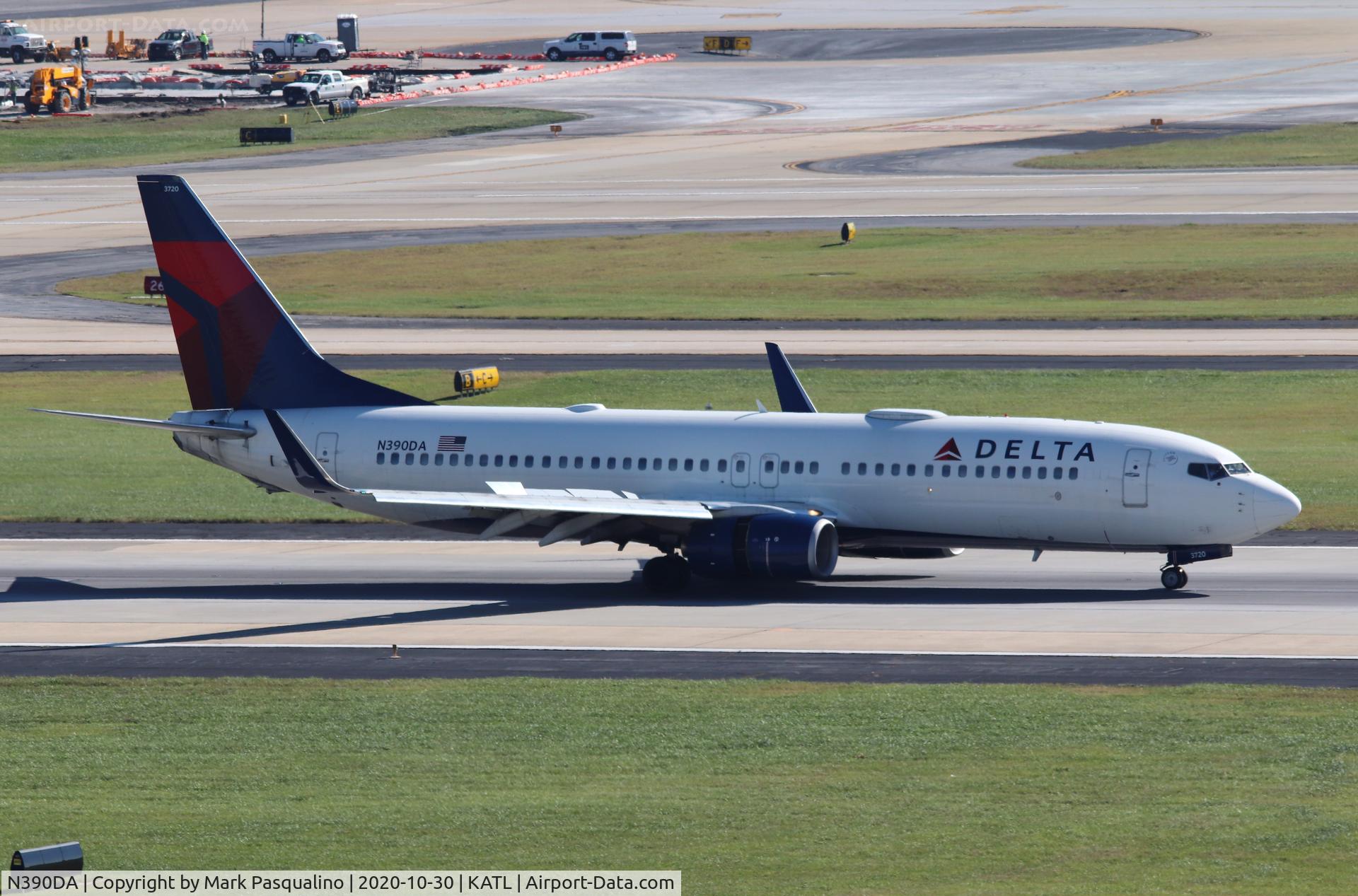N390DA, 2000 Boeing 737-832 C/N 30536, Boeing 737-832