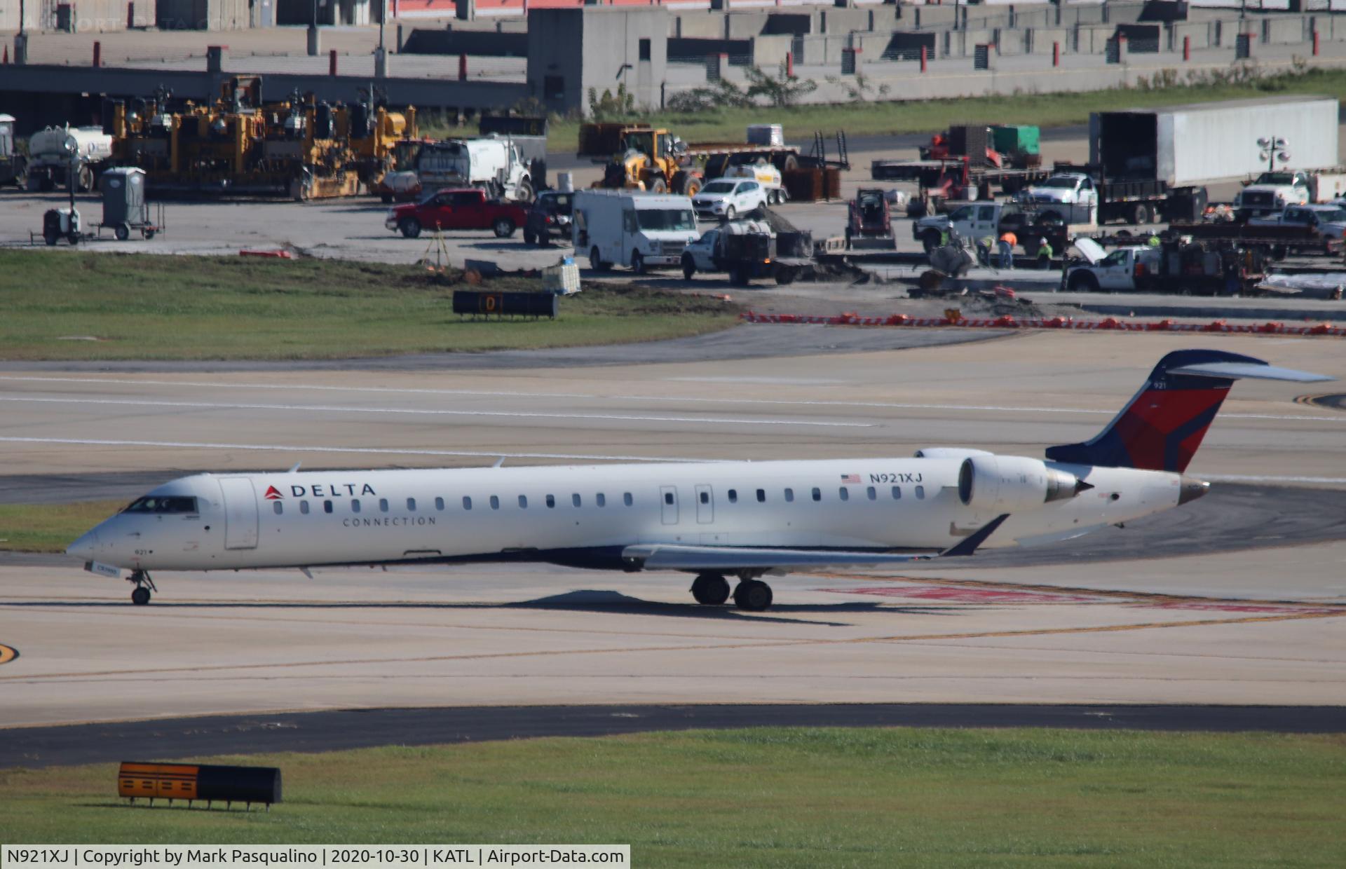 N921XJ, 2008 Bombardier CRJ-900ER (CL-600-2D24) C/N 15172, CL-600-2D24