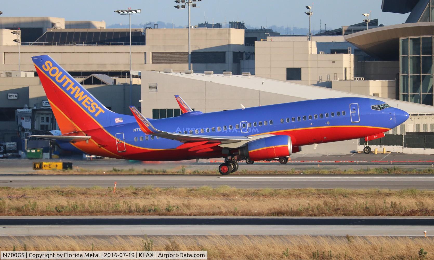 N700GS, 1997 Boeing 737-7H4 C/N 27835, LAX spotting 2016