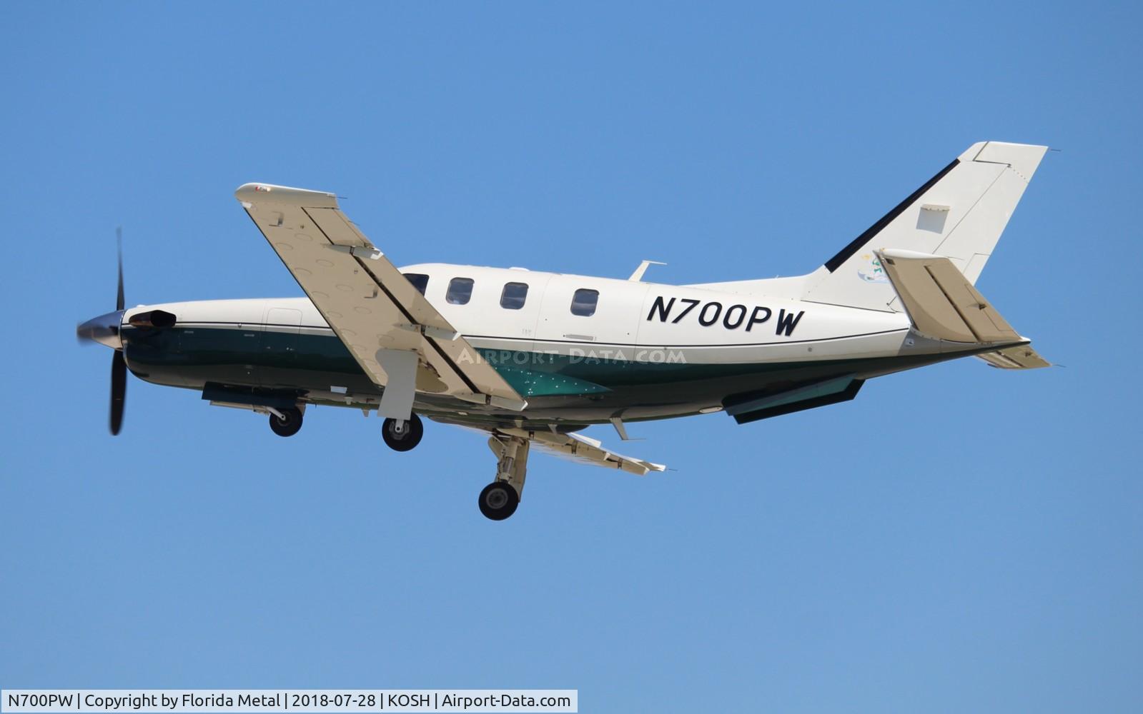 N700PW, 2001 Socata TBM-700 C/N 211, EAA OSH 2018