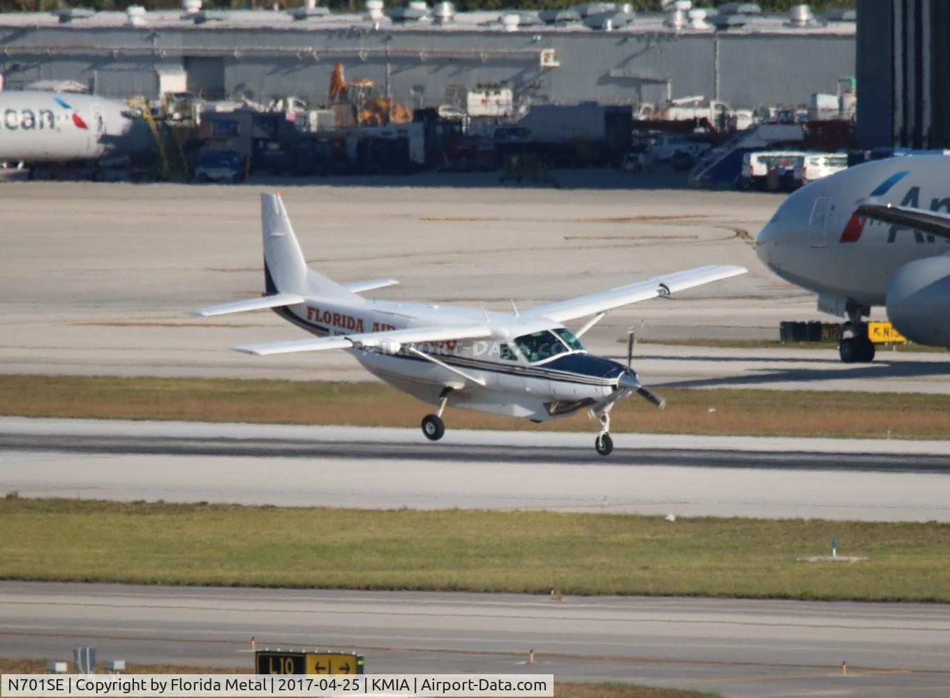 N701SE, 1998 Cessna 208B Grand Caravan C/N 208B0701, MIA spotting 2017