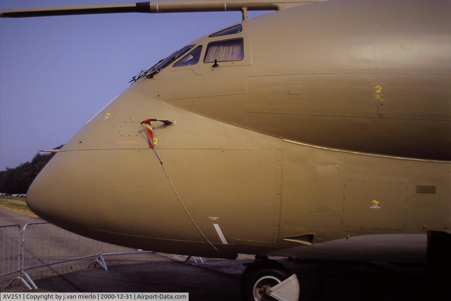XV251, Hawker Siddeley Nimrod MR.2 C/N 8026, scan from slide