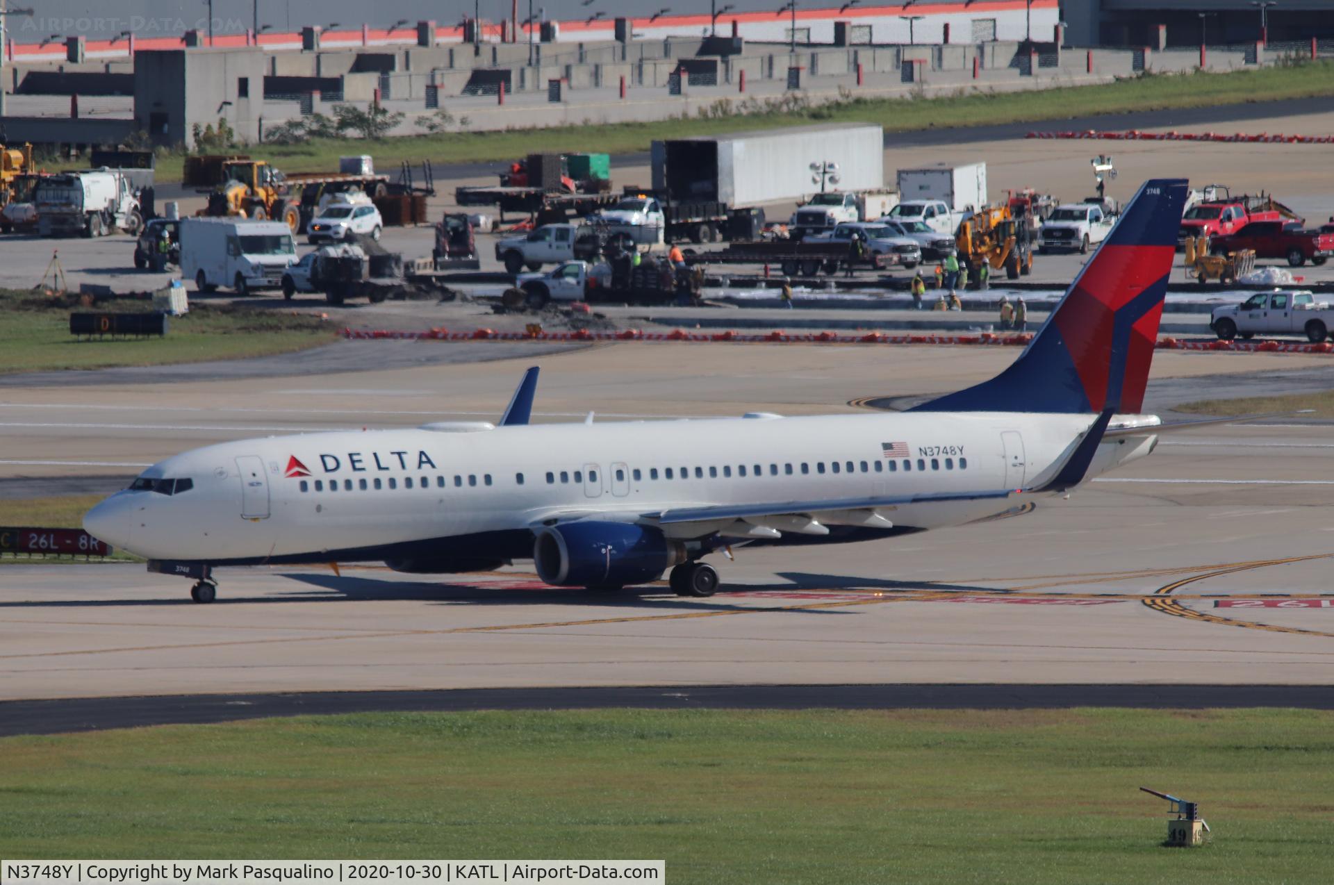 N3748Y, 2001 Boeing 737-832 C/N 30489, Boeing 737-832