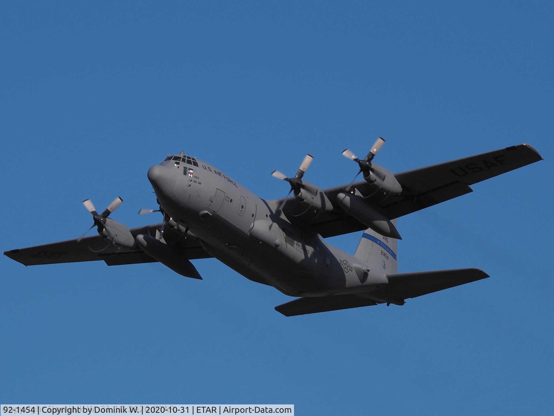 92-1454, 1992 Lockheed C-130H Hercules C/N 382-5333, The photo of the aircraft was taken at Ramstein Airbase, Germany, at Oct. 31st 2020 when the C-130H, assigned to 136th AW Texas ANG, was taking off