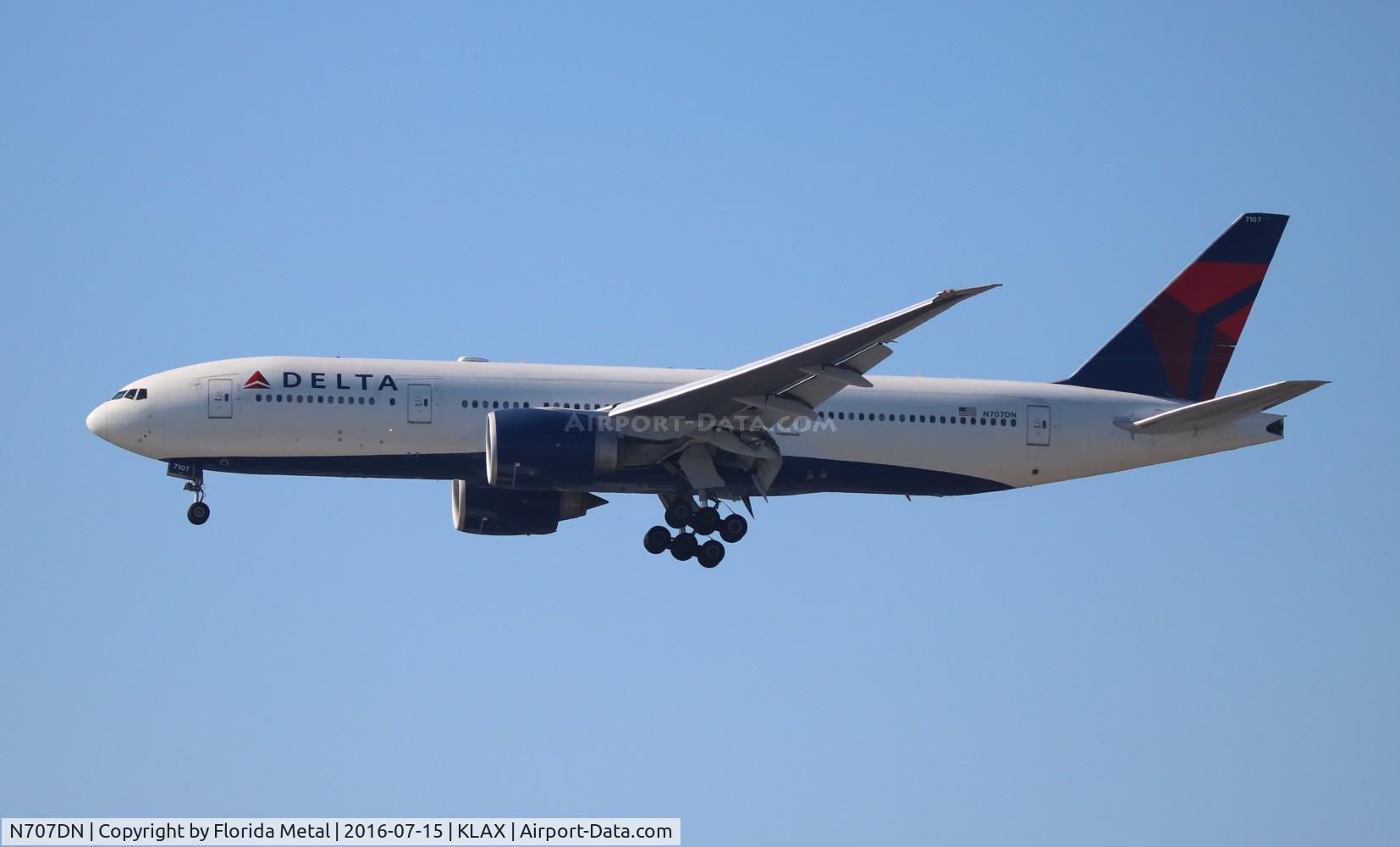 N707DN, 2009 Boeing 777-232/LR C/N 39091, LAX Spotting 2016