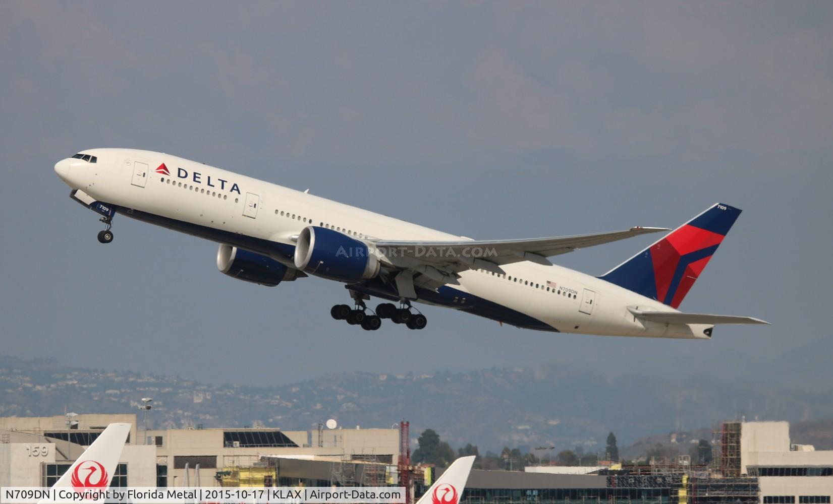N709DN, 2010 Boeing 777-232/LR C/N 40559, LAX spotting 2015