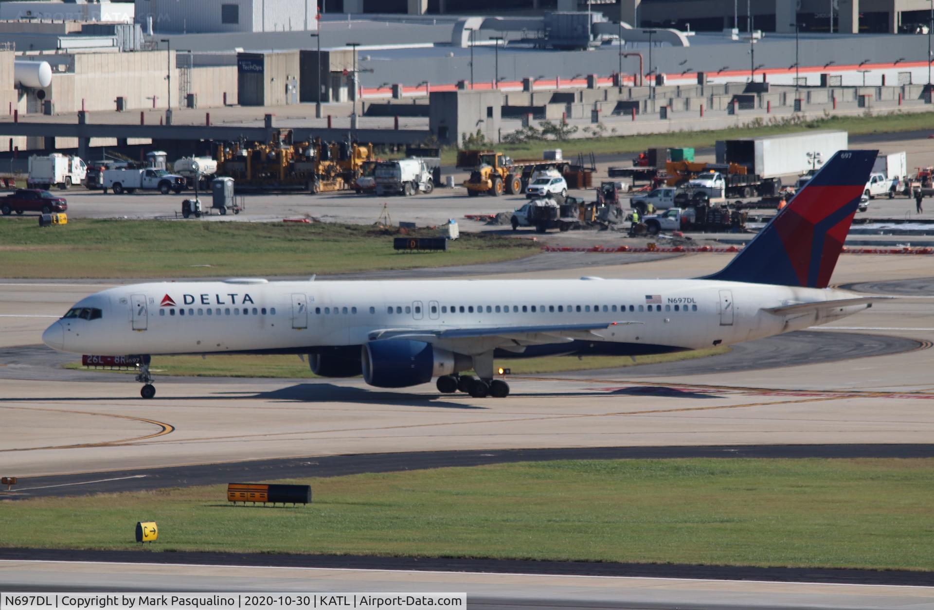 N697DL, 1999 Boeing 757-232 C/N 30318, Boeing 757-232