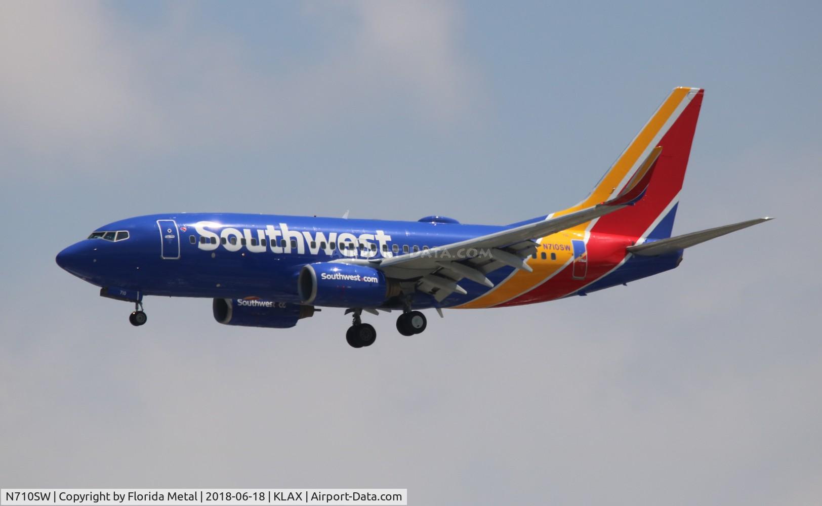 N710SW, 1998 Boeing 737-7H4 C/N 27844, LAX spotting 2018
