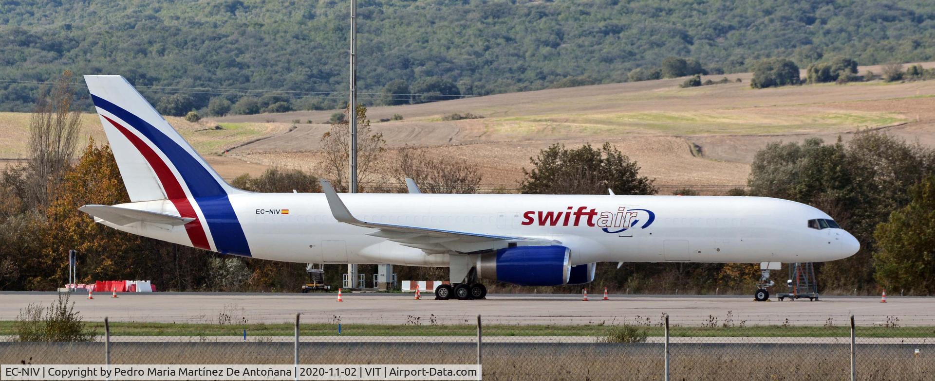 EC-NIV, 1991 Boeing 757-223 (F) C/N 24614, Aeropuerto de Foronda - Vitoria-Gasteiz - Euskadi - España