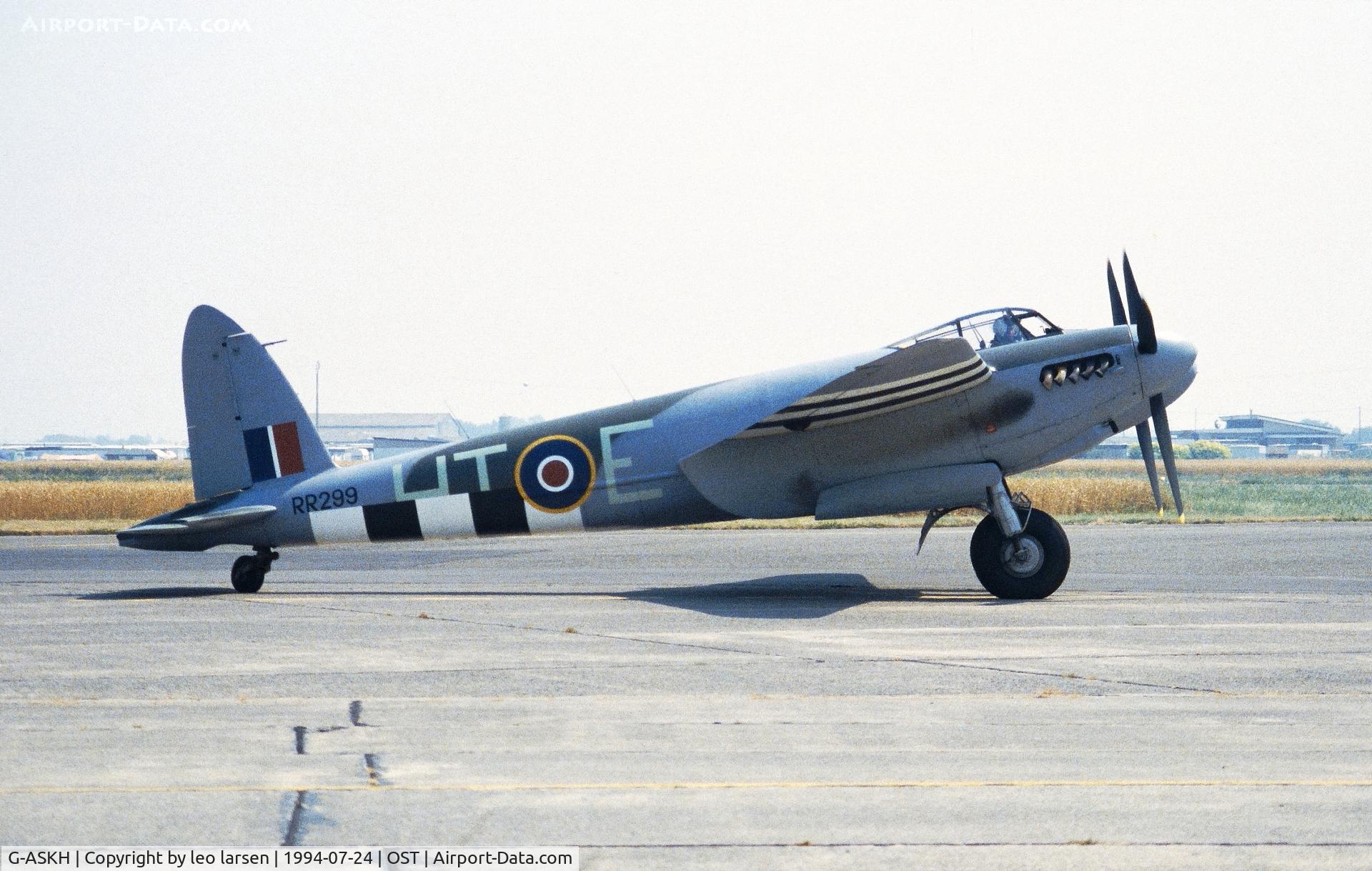 G-ASKH, 1965 De Havilland DH98 Mosquito T.3 C/N RR299, Ostende Air Show 724.7.1994