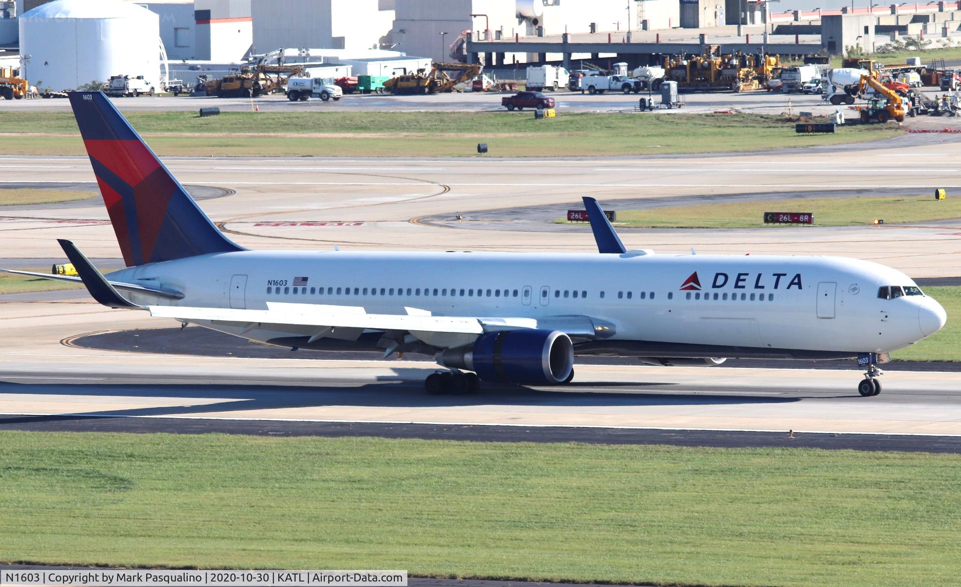 N1603, 1999 Boeing 767-332 C/N 29695, Boeing 767-332