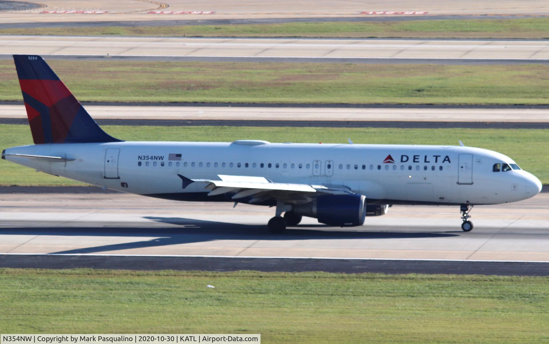 N354NW, 1998 Airbus A320-212 C/N 801, Airbus A320-212