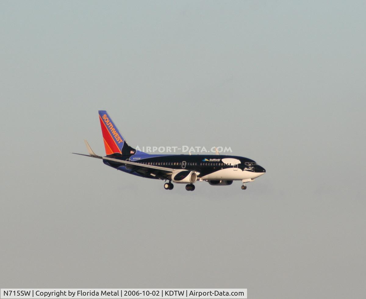 N715SW, 1998 Boeing 737-7H4 C/N 27849, DTW spotting 2006