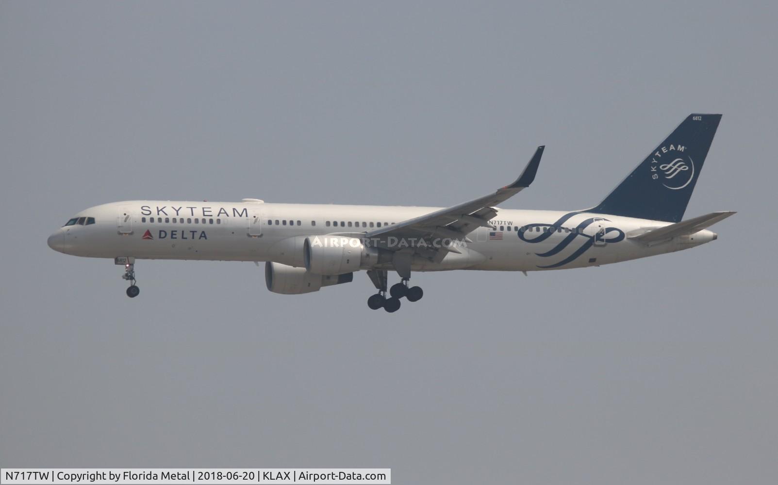 N717TW, 1999 Boeing 757-231 C/N 28485, LAX spotting 2018