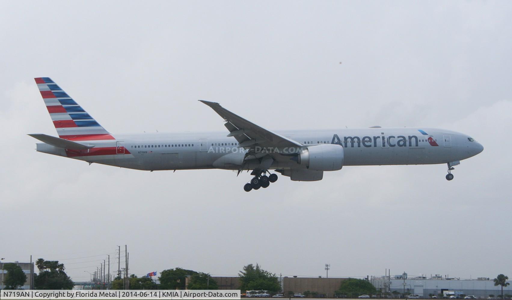 N719AN, 2013 Boeing 777-323/ER C/N 41668, MIA spotting 2014