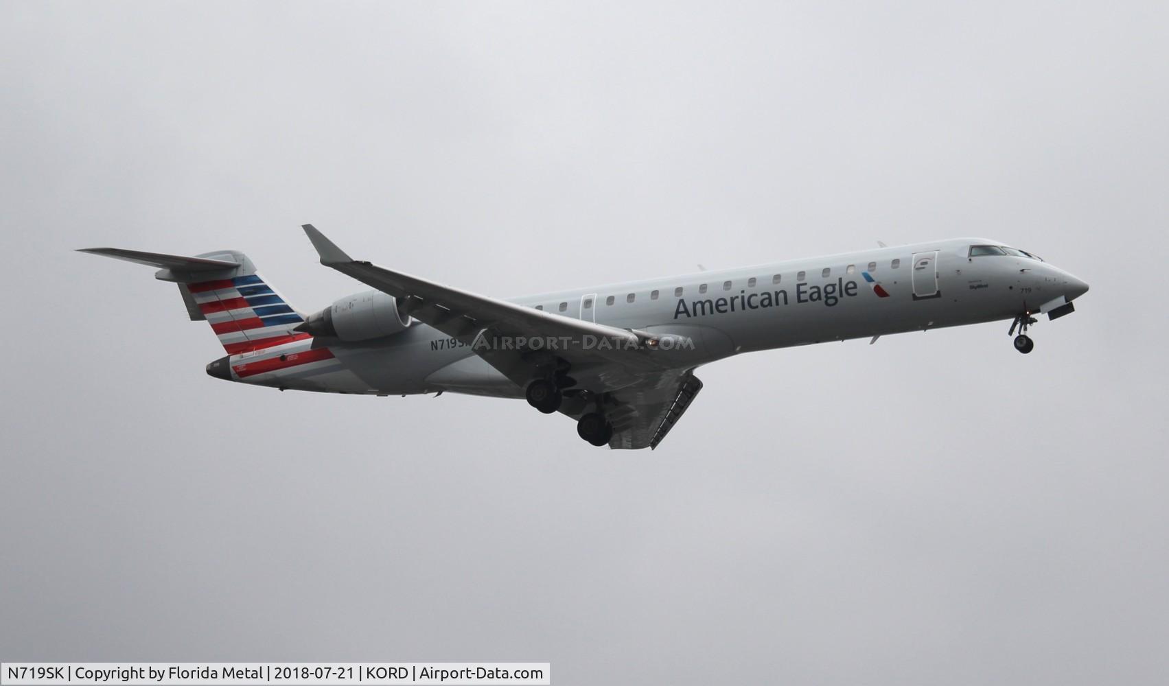 N719SK, 2004 Bombardier CRJ-701ER (CL-600-2C10) Regional Jet C/N 10188, ORD spotting 2018