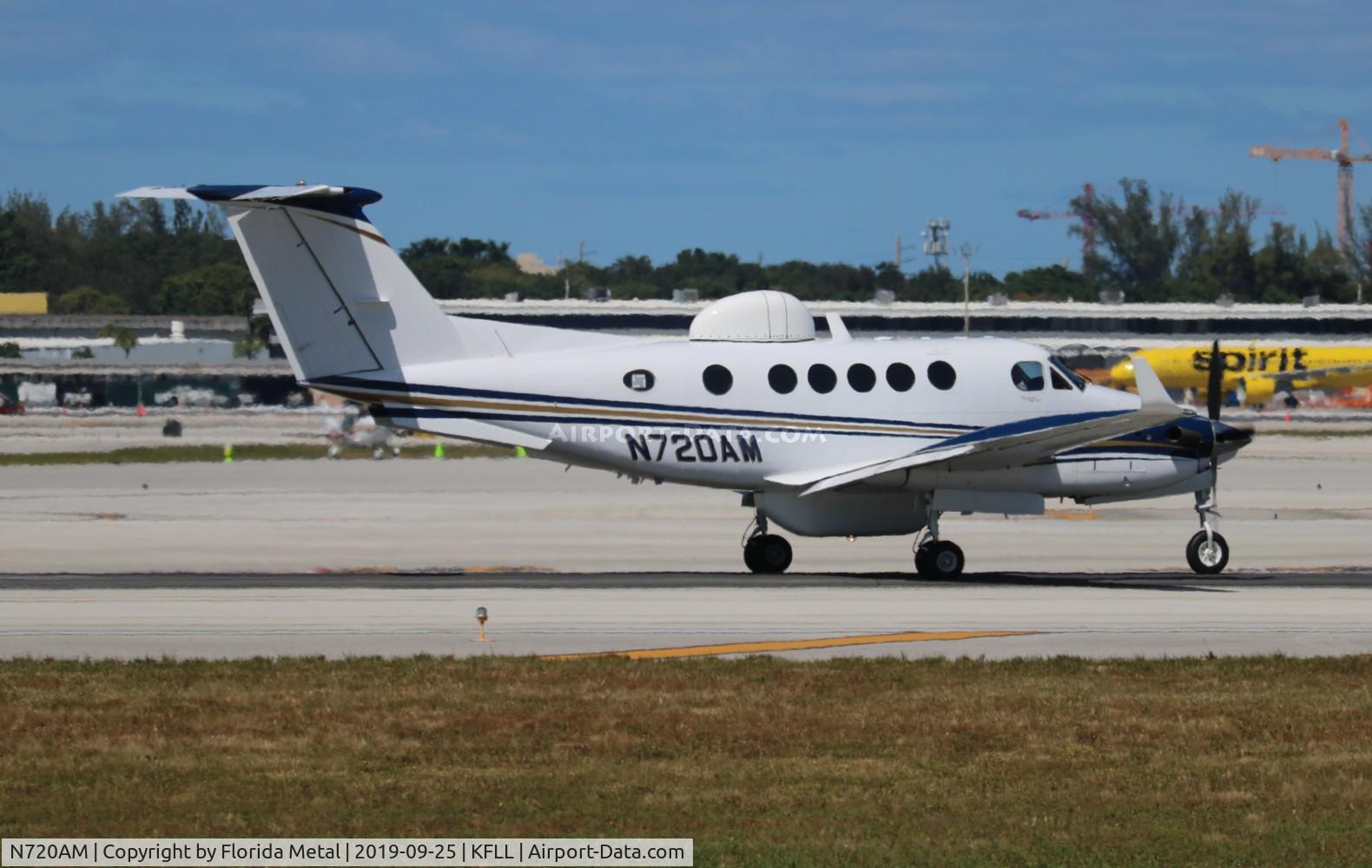 N720AM, 1999 Raytheon B200 C/N BB-1663, FLL spotting 2019