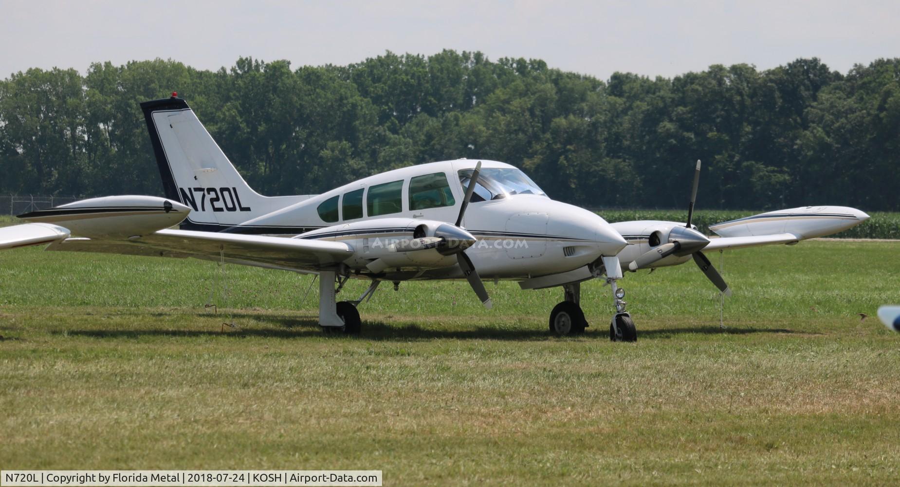 N720L, 1968 Cessna 320F Executive Skyknight C/N 320F-0042, EAA OSH 2018