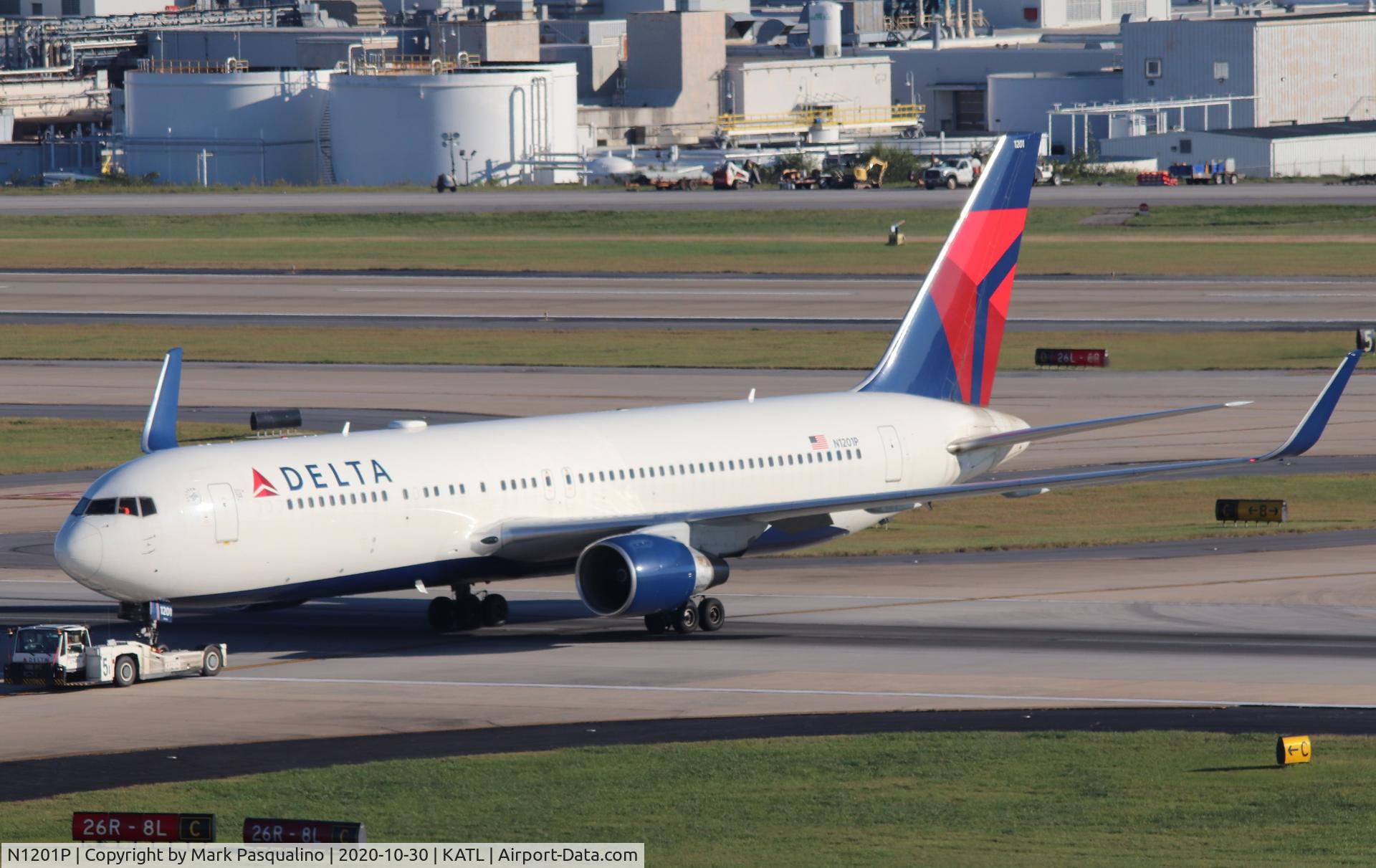N1201P, 1998 Boeing 767-332 C/N 28458, Boeing 767-332