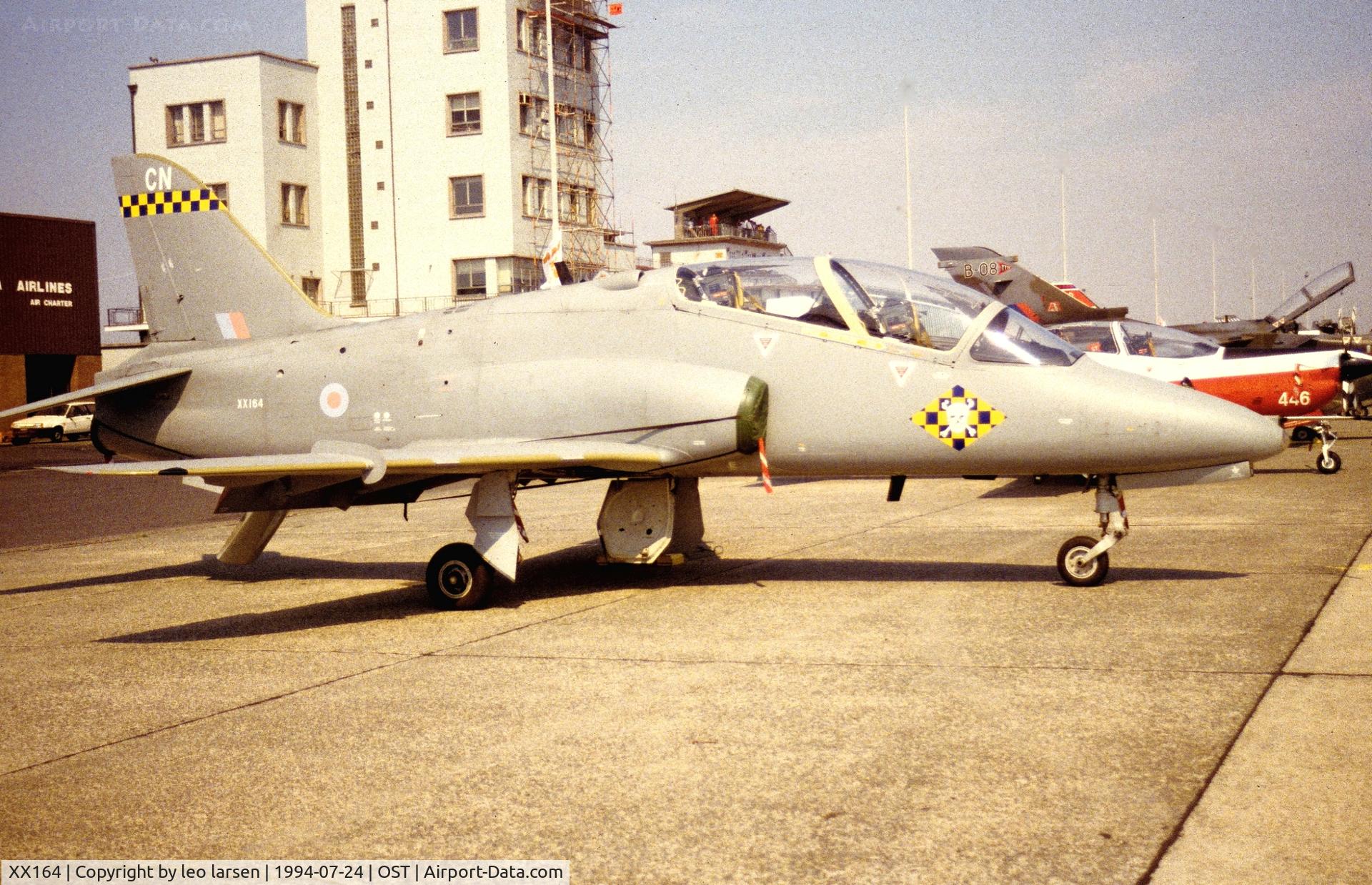 XX164, 1976 Hawker Siddeley Hawk T.1 C/N 011/312011, Ostende Air Show 24.7.1994