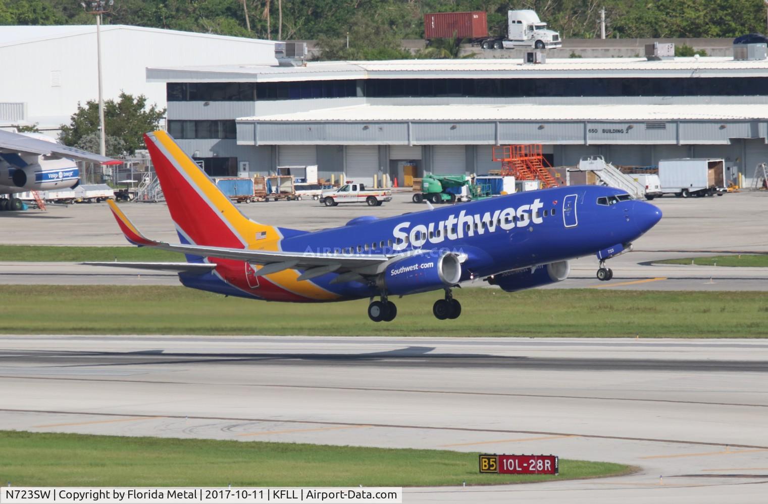 N723SW, 1999 Boeing 737-7H4 C/N 27855, FLL spotting 2017