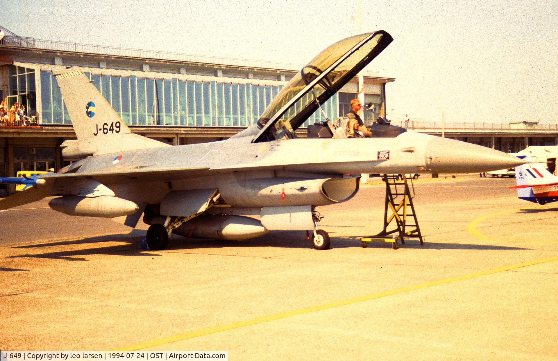 J-649, General Dynamics F-16BM Fighting Falcon C/N 6E-14, Ostende Air Show 24.7.1994