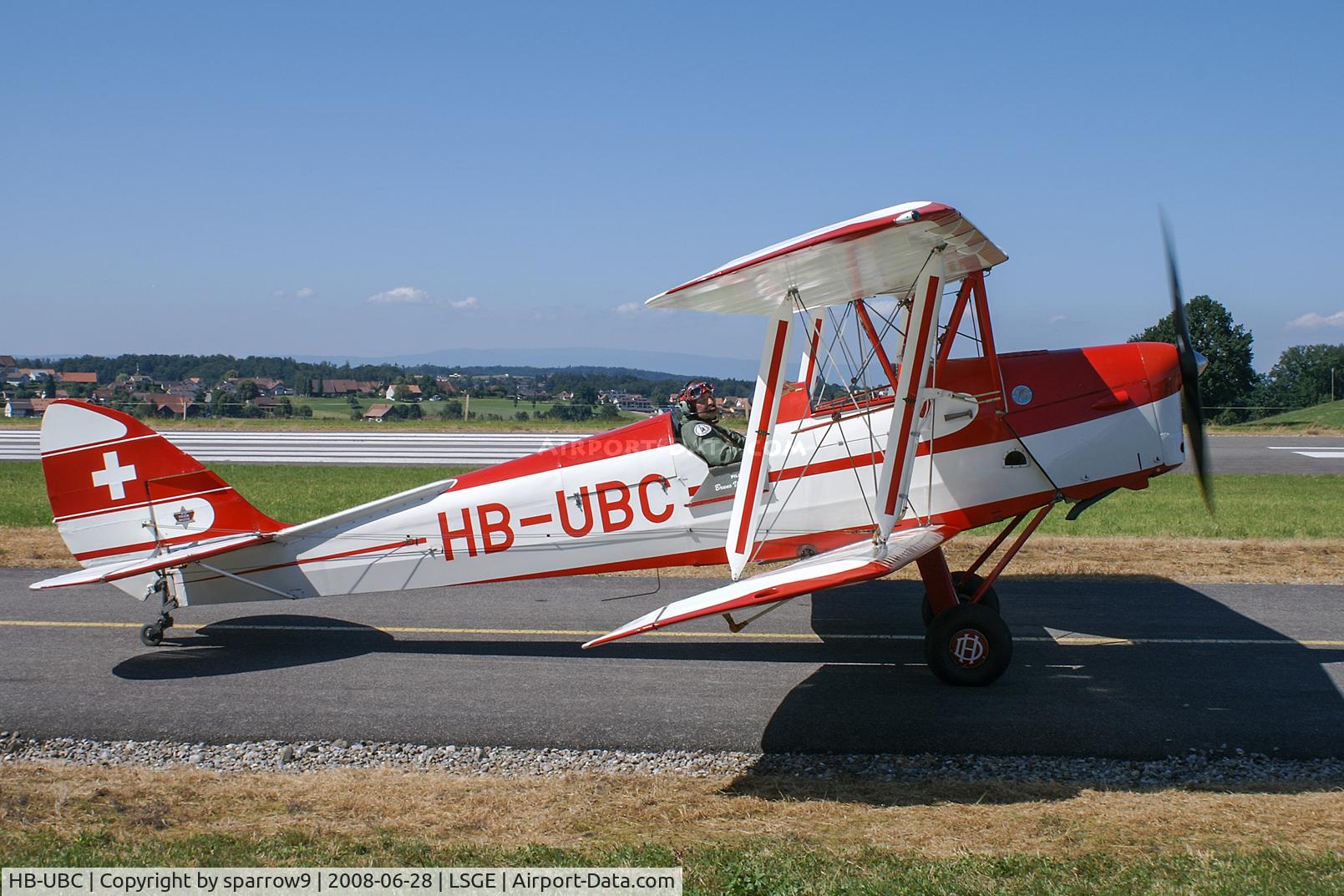 HB-UBC, 1938 De Havilland DH-82A Tiger Moth II C/N 3956, Rio Ecuvillens