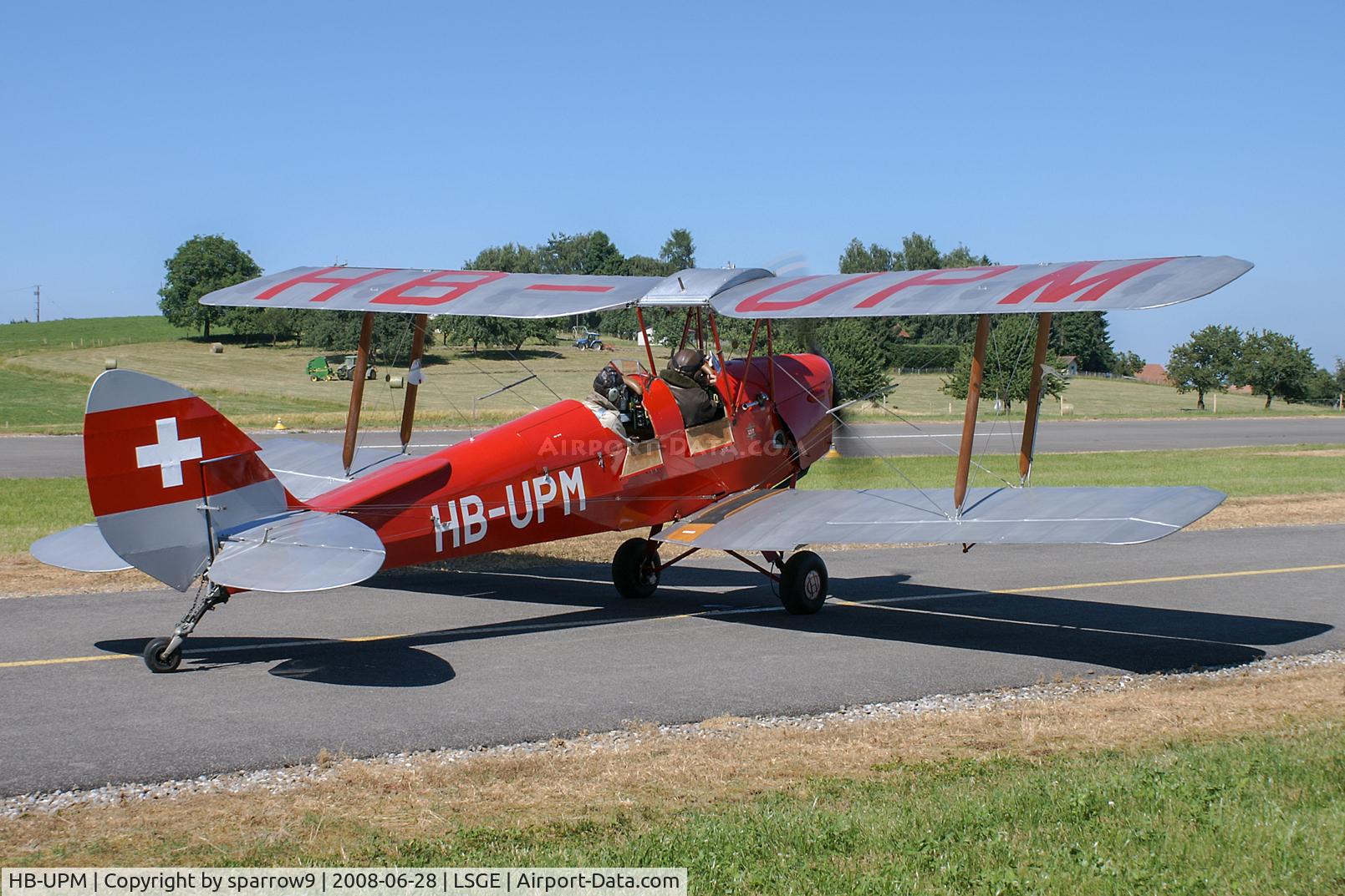 HB-UPM, 1942 De Havilland New Zealand DH-82A Tiger Moth C/N DHNZ135, Taxi for take-off at RIO Ecuvillens