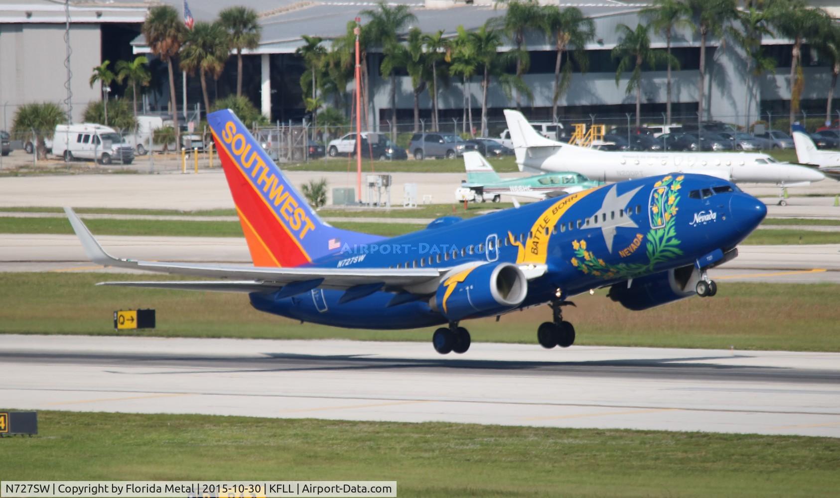 N727SW, 1999 Boeing 737-7H4 C/N 27859, FLL spotting 2015