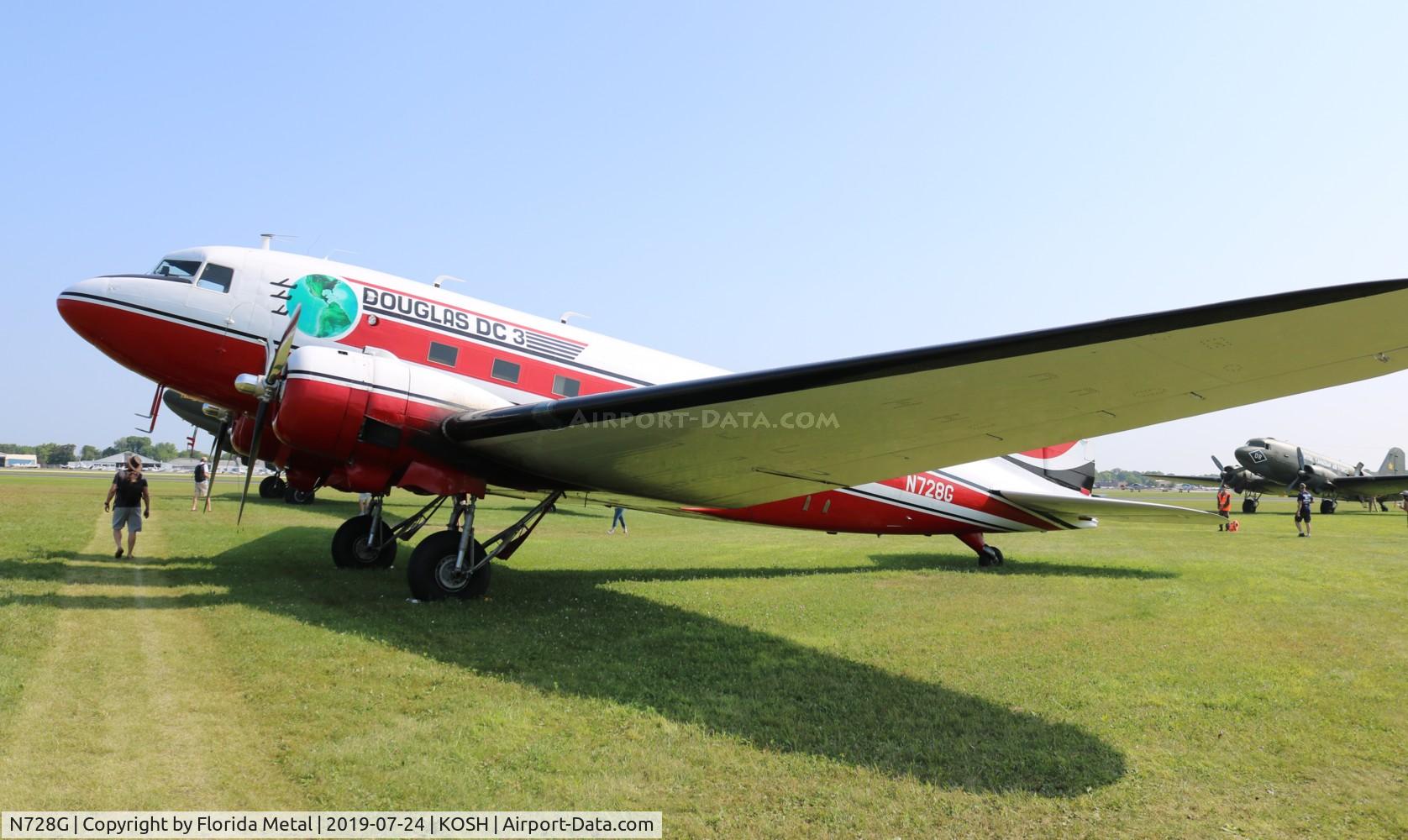 N728G, 1942 Douglas DC-3C (C-47-DL) C/N 4359, EAA OSH 2019