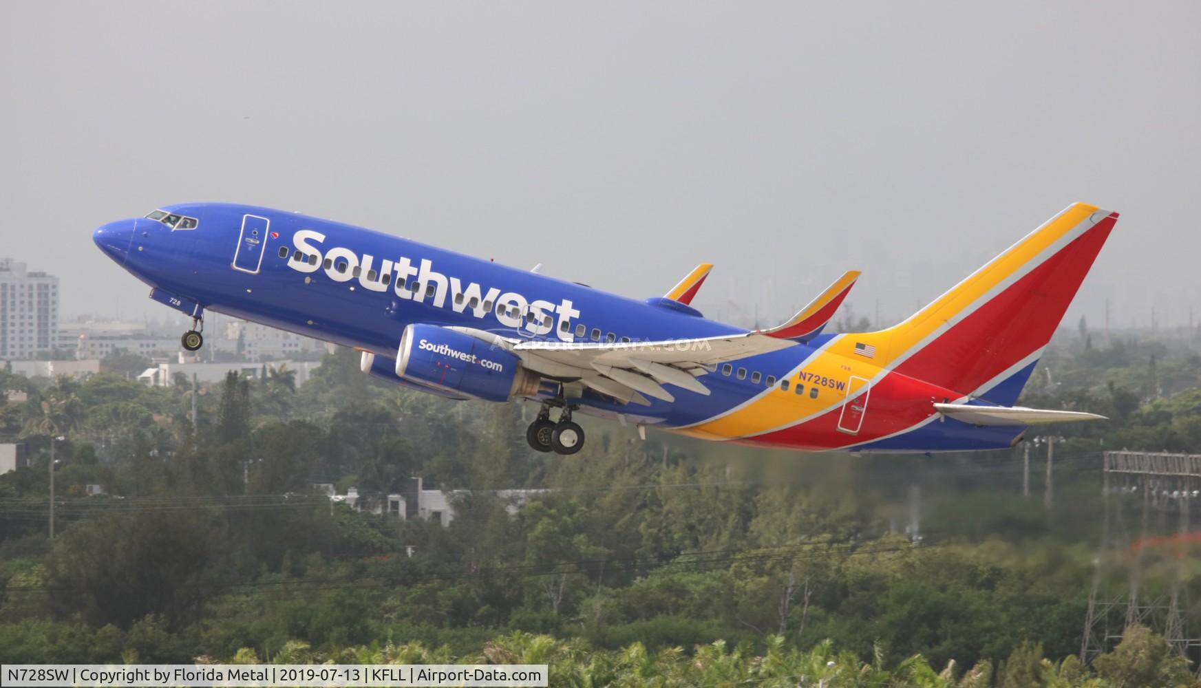 N728SW, 1999 Boeing 737-7H4 C/N 27860, FLL spotting 2019