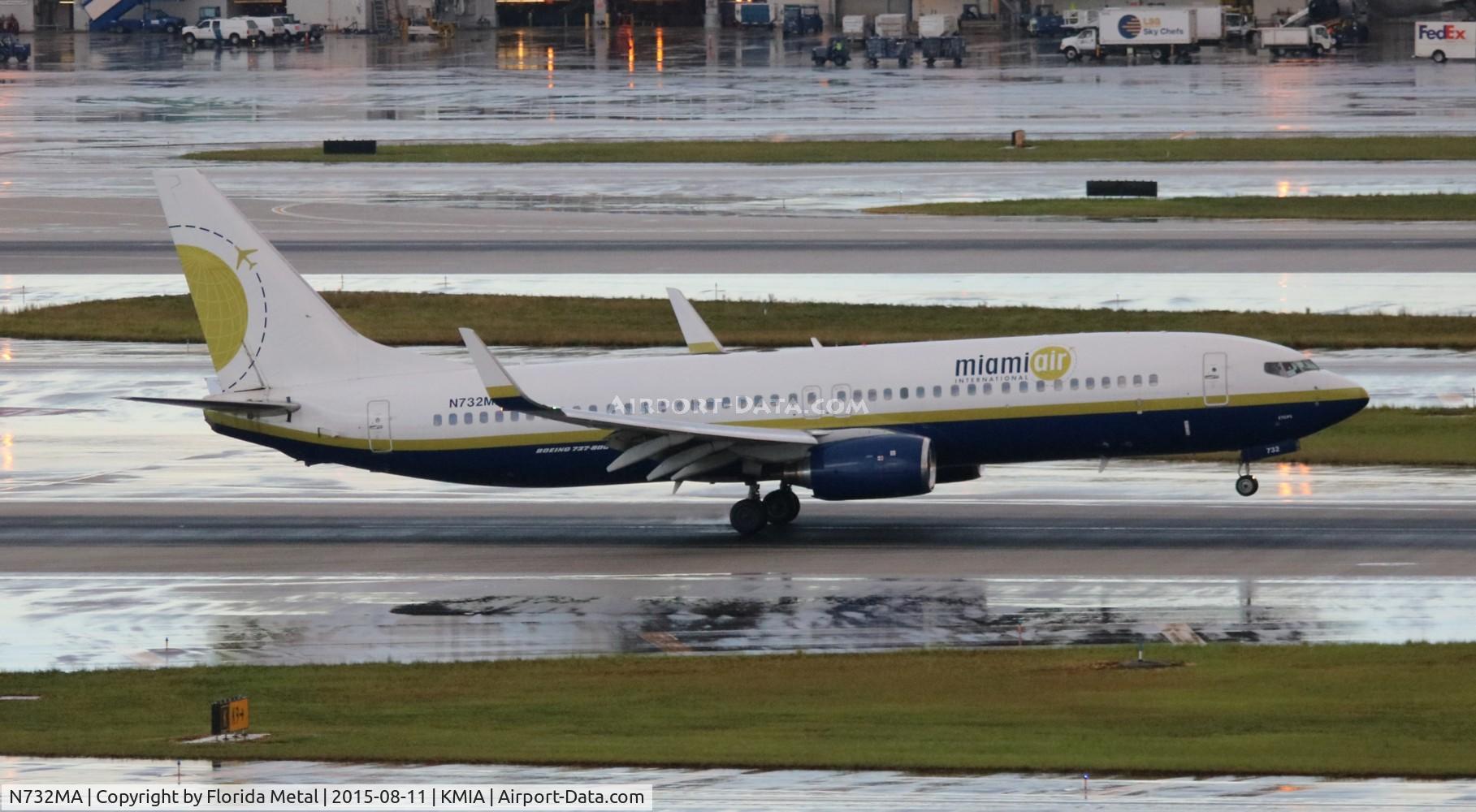 N732MA, 2001 Boeing 737-81Q C/N 30618, MIA spotting 2015