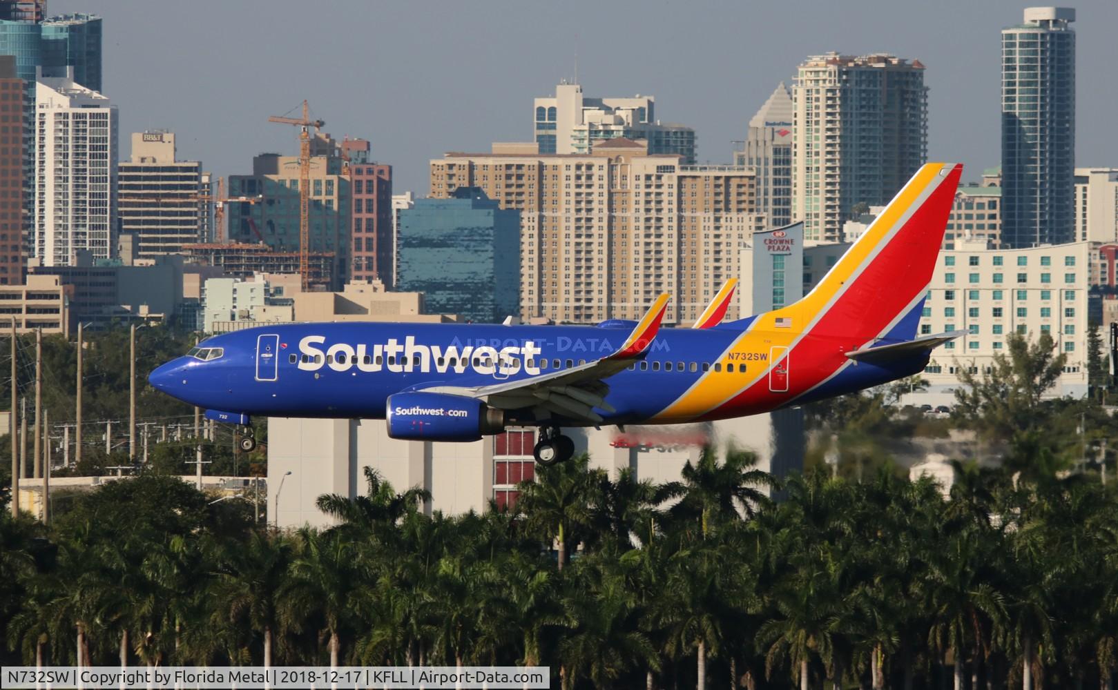 N732SW, 1999 Boeing 737-7H4 C/N 27864, FLL spotting 2018