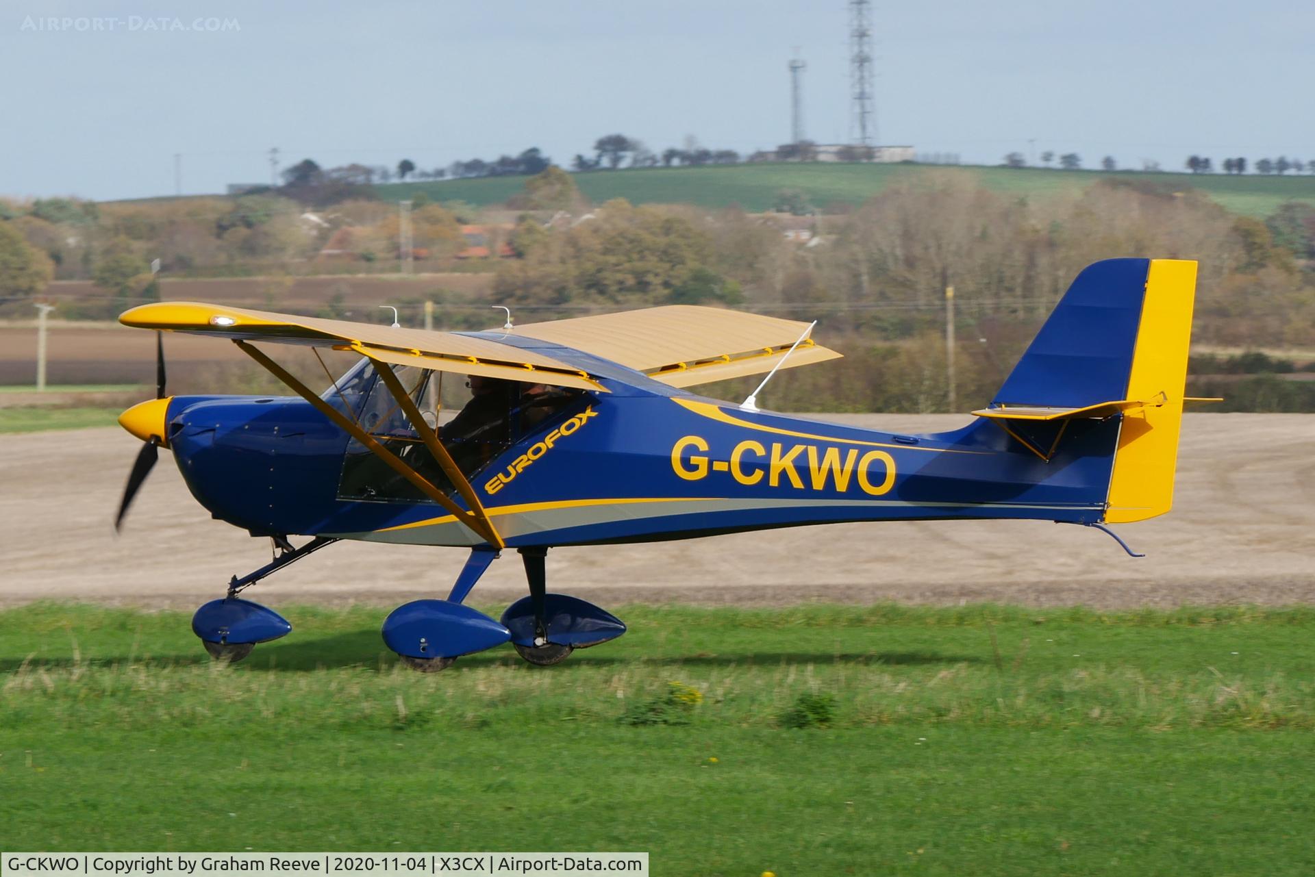 G-CKWO, 2018 Aeropro Eurofox 912(iS) C/N LAA 376-15522, Landing at Northrepps.