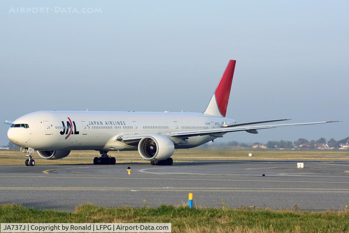 JA737J, 2007 Boeing 777-346/ER C/N 36126, at cdg