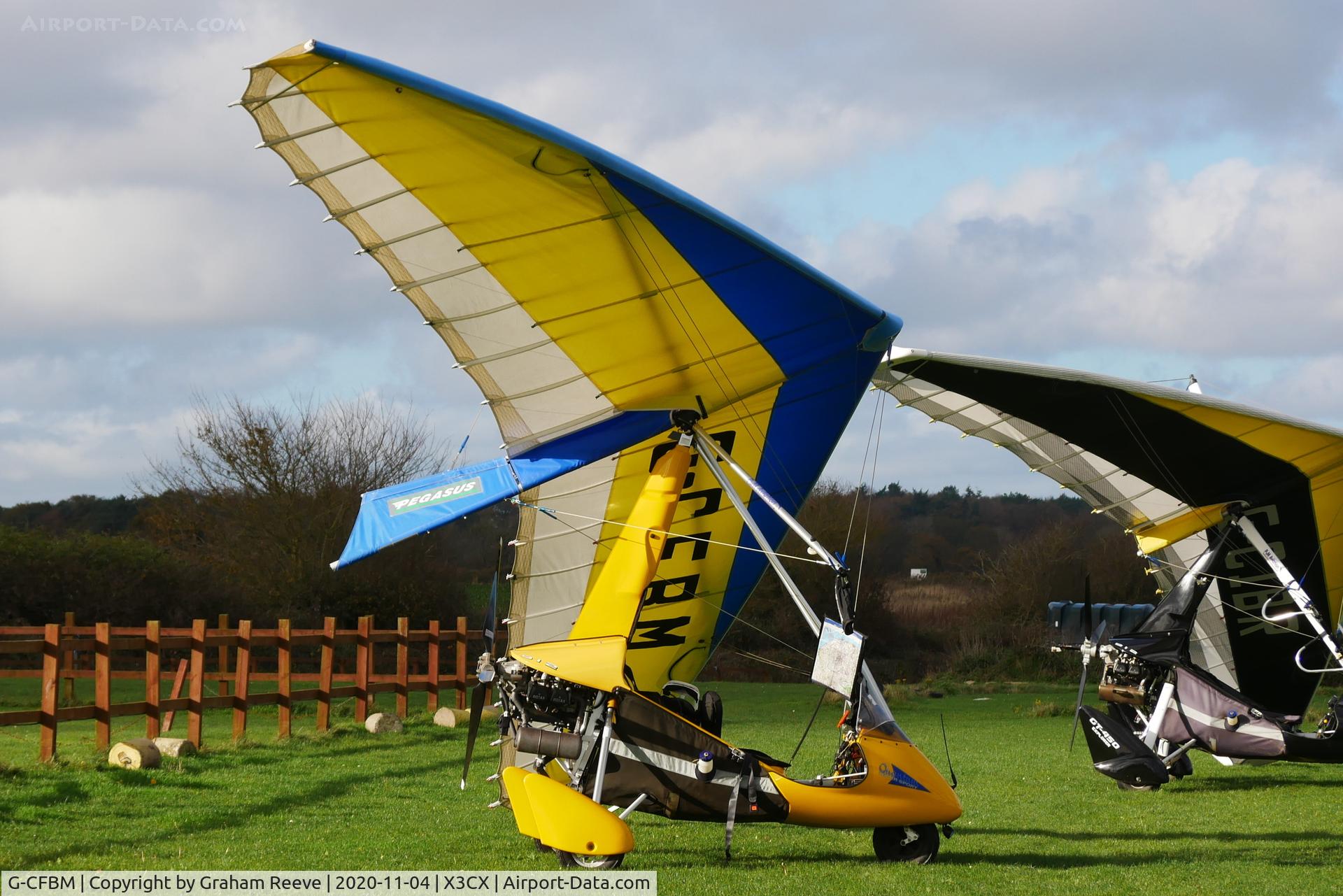 G-CFBM, 2008 P&M Aviation Pegasus Quantum 15-912 C/N 8352, Parked at Northrepps.
