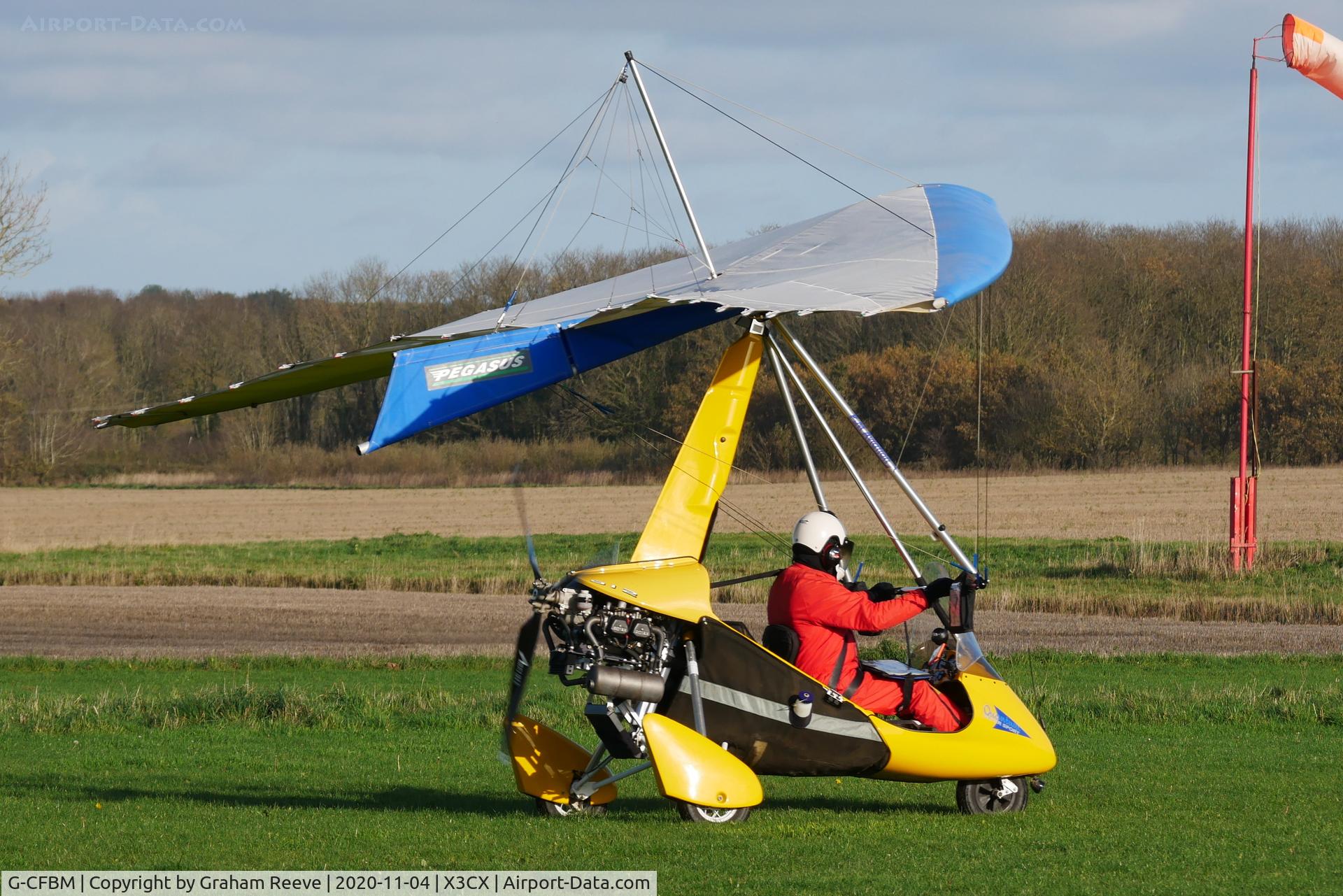 G-CFBM, 2008 P&M Aviation Pegasus Quantum 15-912 C/N 8352, Departing from Northrepps.
