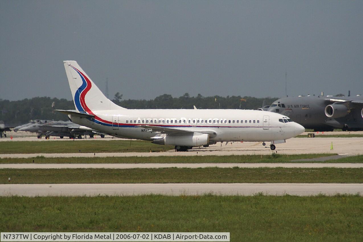 N737TW, 1971 Boeing 737-230C C/N 20257, DAB spotting 2006