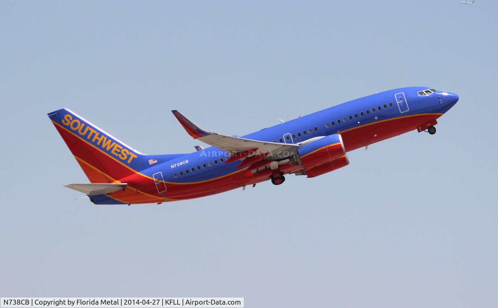 N738CB, 1999 Boeing 737-7H4 C/N 27870, FLL spotting 2014