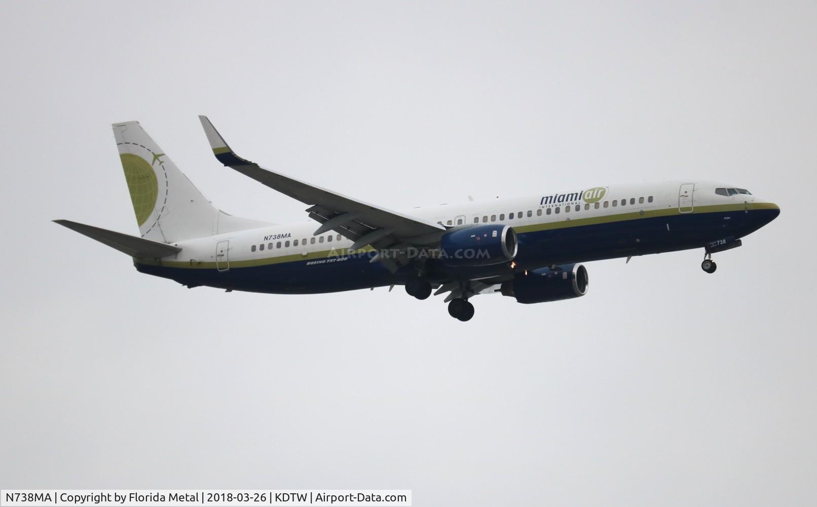 N738MA, 2004 Boeing 737-8Q8 C/N 32799, DTW spotting 2018