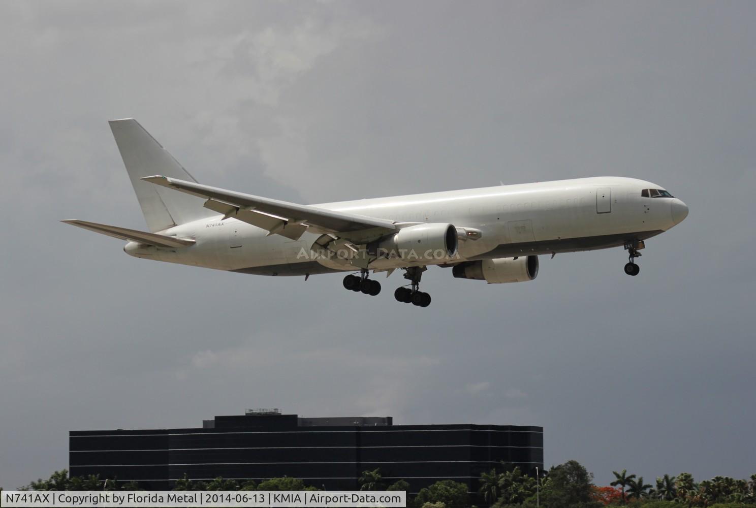 N741AX, 1982 Boeing 767-232 C/N 22215, MIA spotting 2014